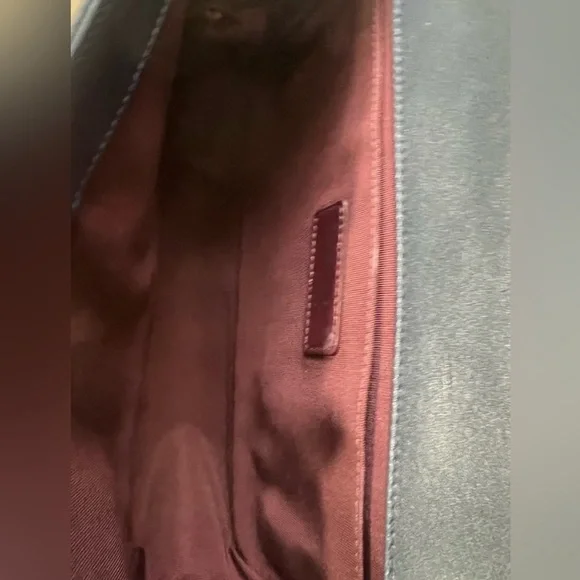 CHANEL Boy Bag Medium Size Crossbody Bag - Picture 7 of 9